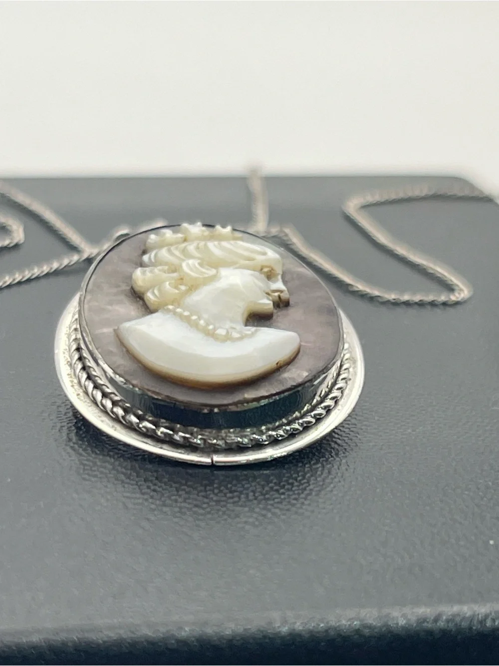 Van Dell mother f pearl carved Cameo lady silhouette brooch pin pendant necklace
